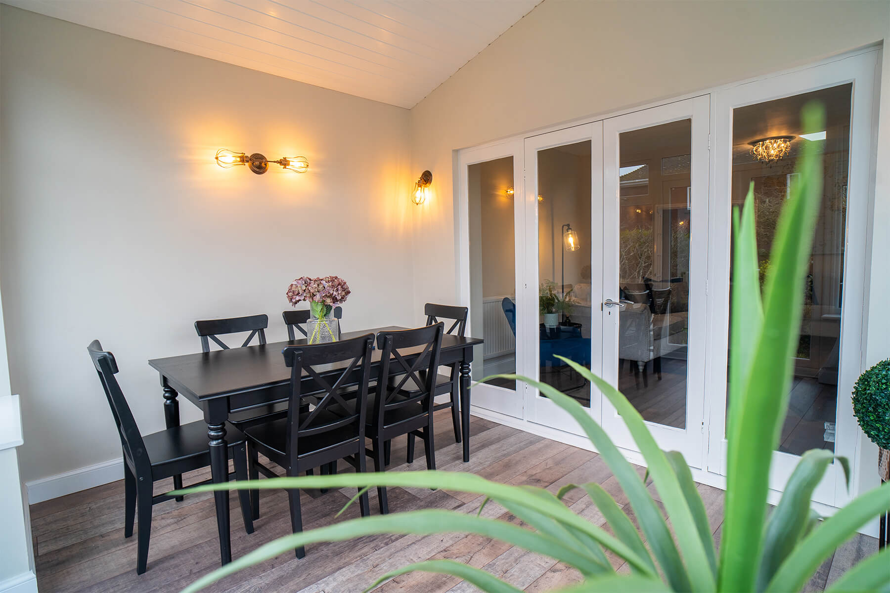 Home-Secondary_0001_VEM03859